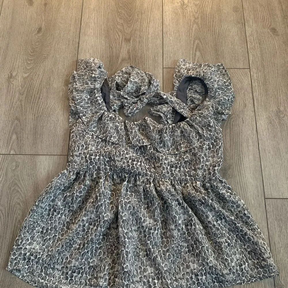 Banana republic NWOT top very beautiful